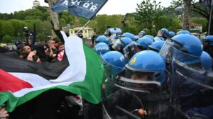 Ιταλία: Συμπλοκές στο Τορίνο ανάμεσα σε φοιτητές υπέρ της Παλαιστίνης και αστυνομικούς